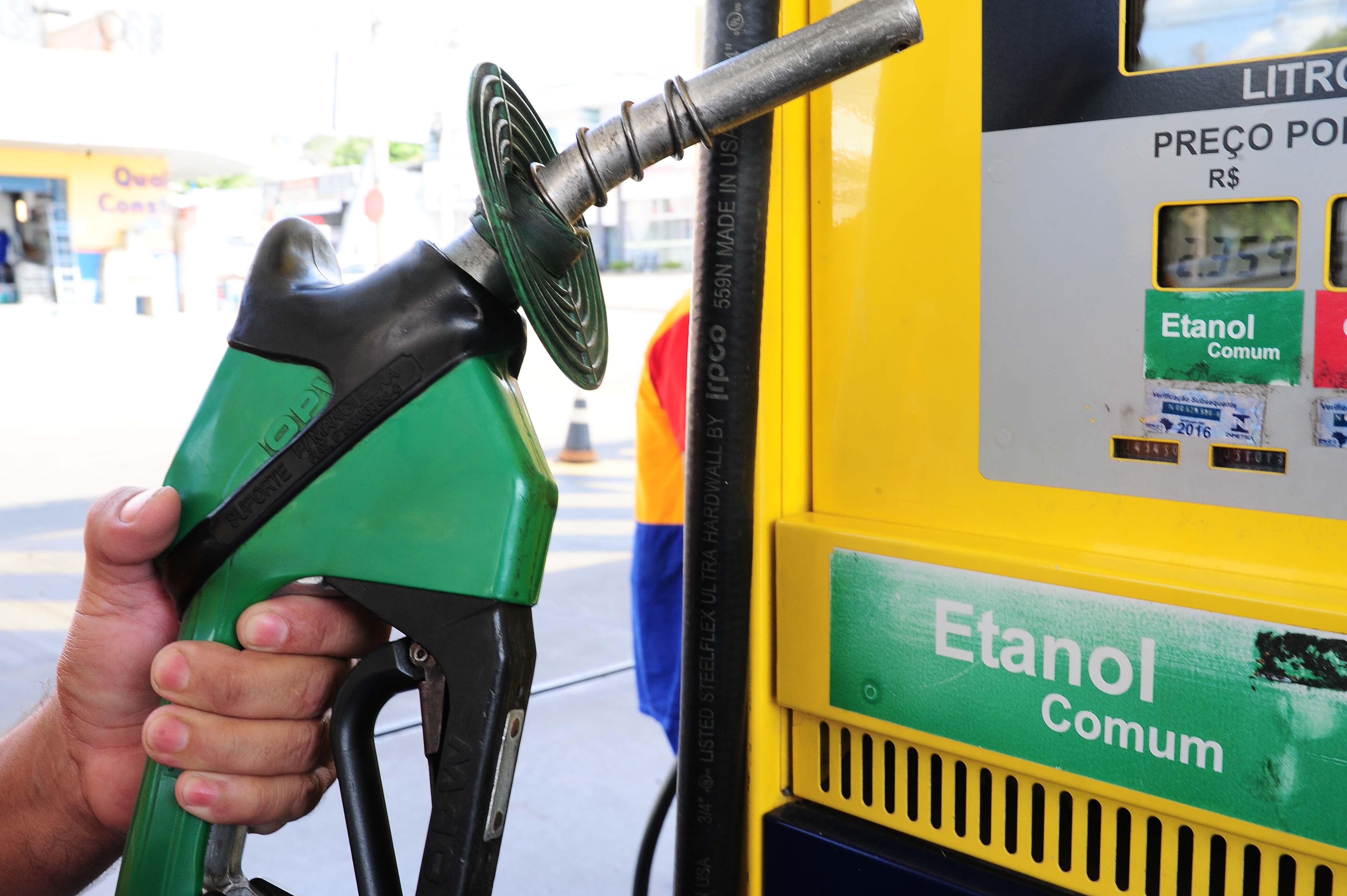 Governo pode aprovar hoje venda direta de etanol aos postos para baixar  preço na bomba – Tá na Área