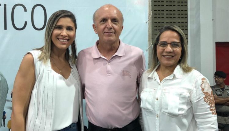 Resultado de imagem para secretário geraldo medeiros e iara maysa