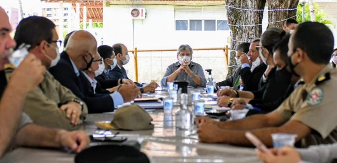 Governador aceita contraproposta dos policiais, incorpora 100% da bolsa desempenho e dá 140,7% em plantões