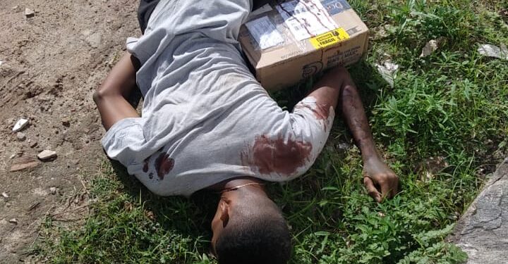 TROCA DE TIROS: Assalto ao carro dos Correios termina com suspeito morto; dois estão foragidos