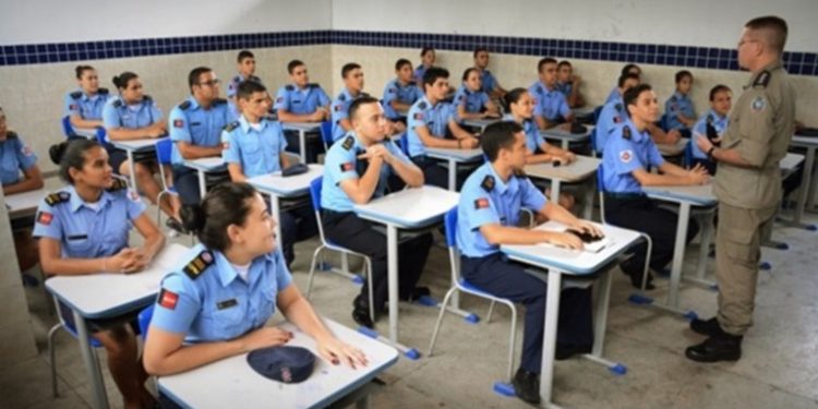 Governo Lula anuncia fim das escolas cívico-militares criadas por Bolsonaro; Paraíba vai desativar 2 unidades até o fim do ano