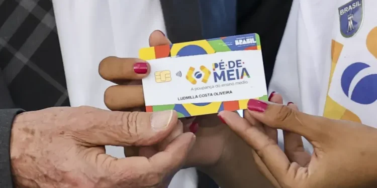 Segunda parcela do Pé-de-Meia será paga a 2,5 milhões de estudantes